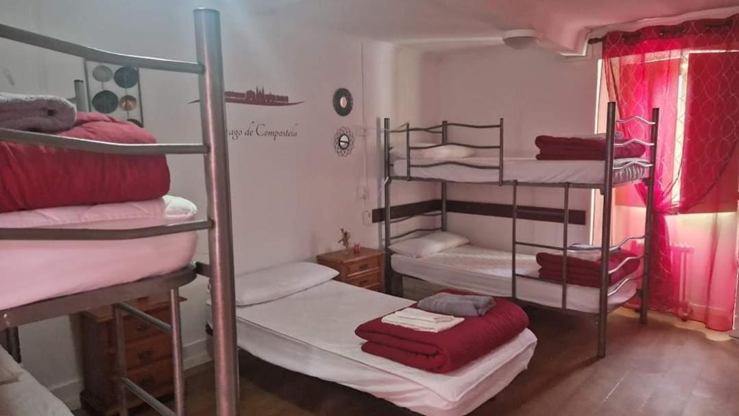 Albergue Vintecatro Кальдас-де-Рейес Экстерьер фото
